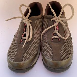 Timberland Outdoor Performance Hiking Sneakers Size 8.5 Brown Pink 15635
